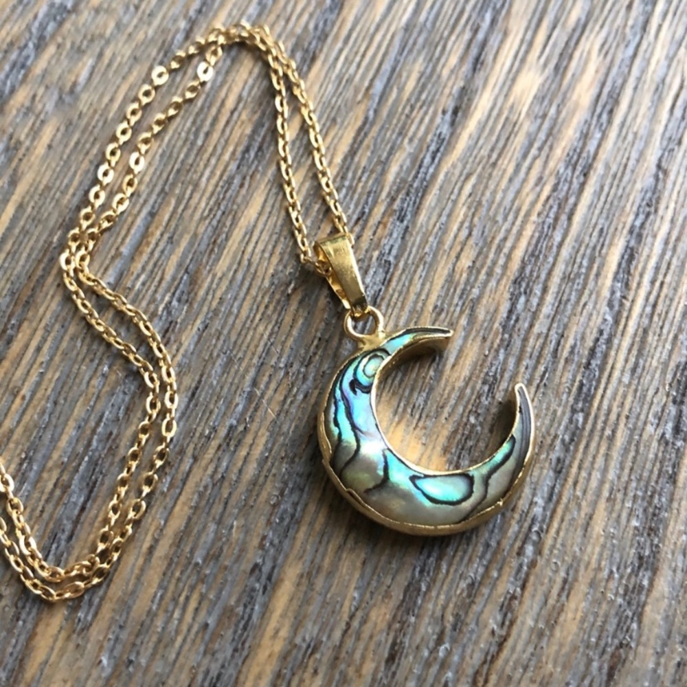 1 Left!✨ Abalone Shell 14K Crescent Moon Necklace - Picture 5 of 7